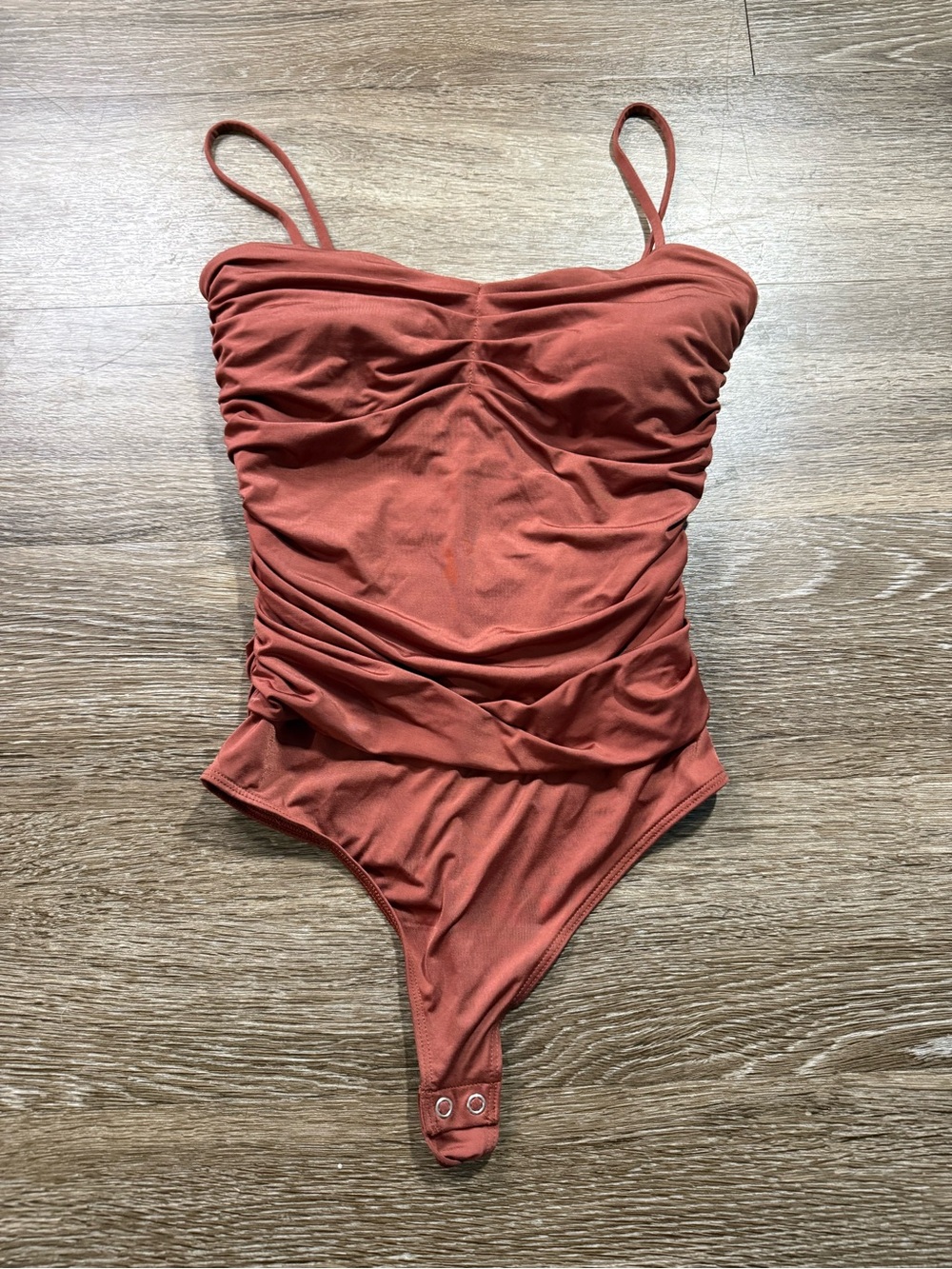 Express Body Contour Ruched Bodysuit Rust - Picture 3 of 6
